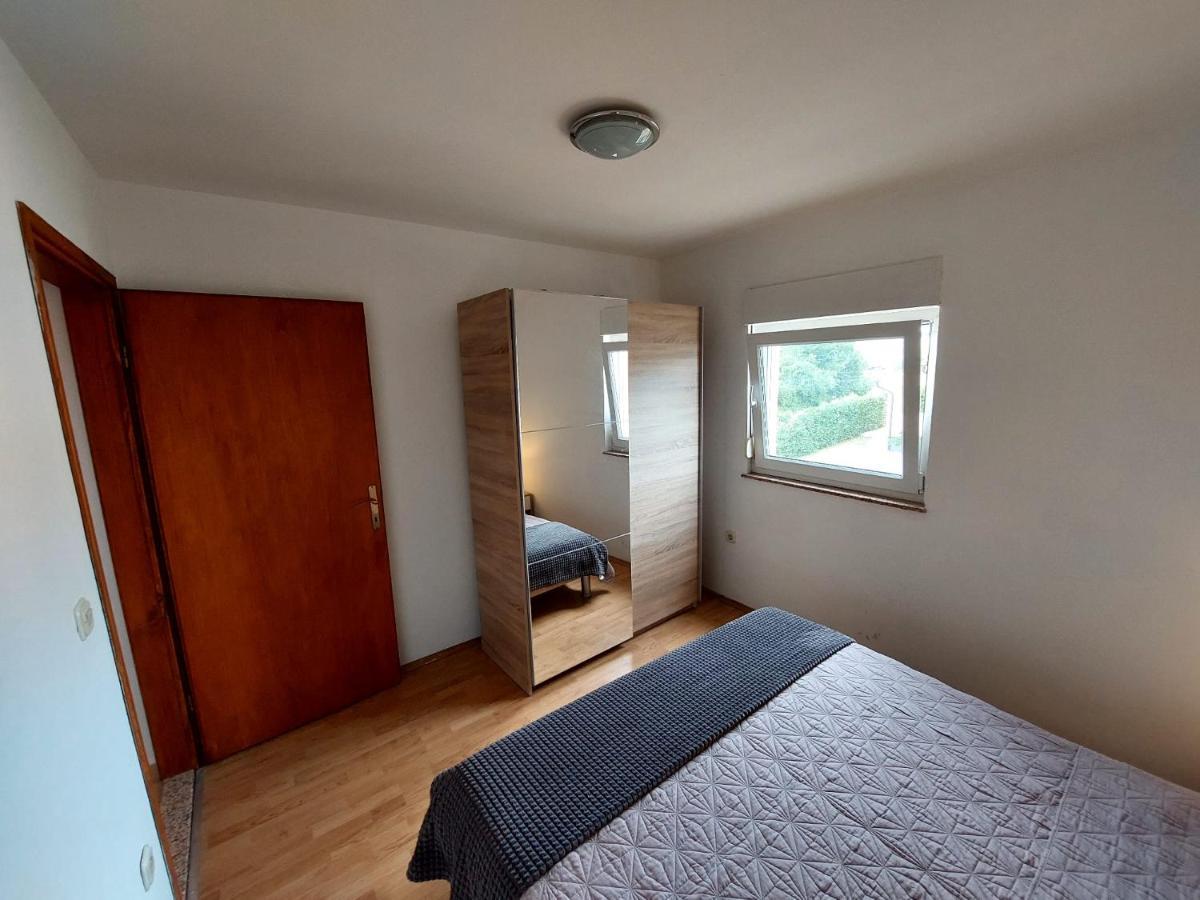 Apartman Zeljo Galizana Exterior photo